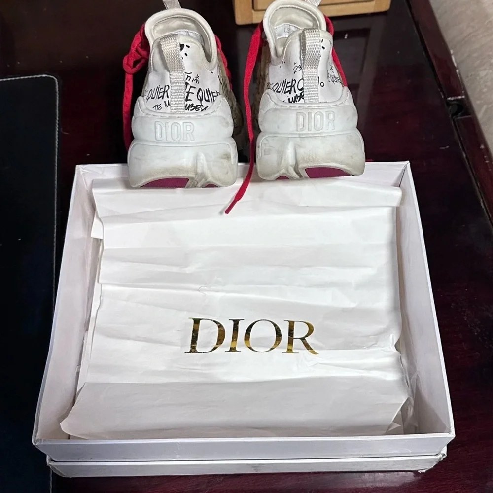 Authentic Dior D Connect  Dioramour Graffiti Sneakers - Red/White EU 38 US 7.5 - Picture 4 of 5